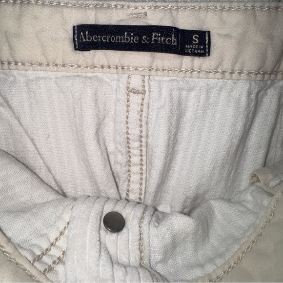 Abercrombie & Fitch White Button-Front Mini Skirt - Picture 3 of 6